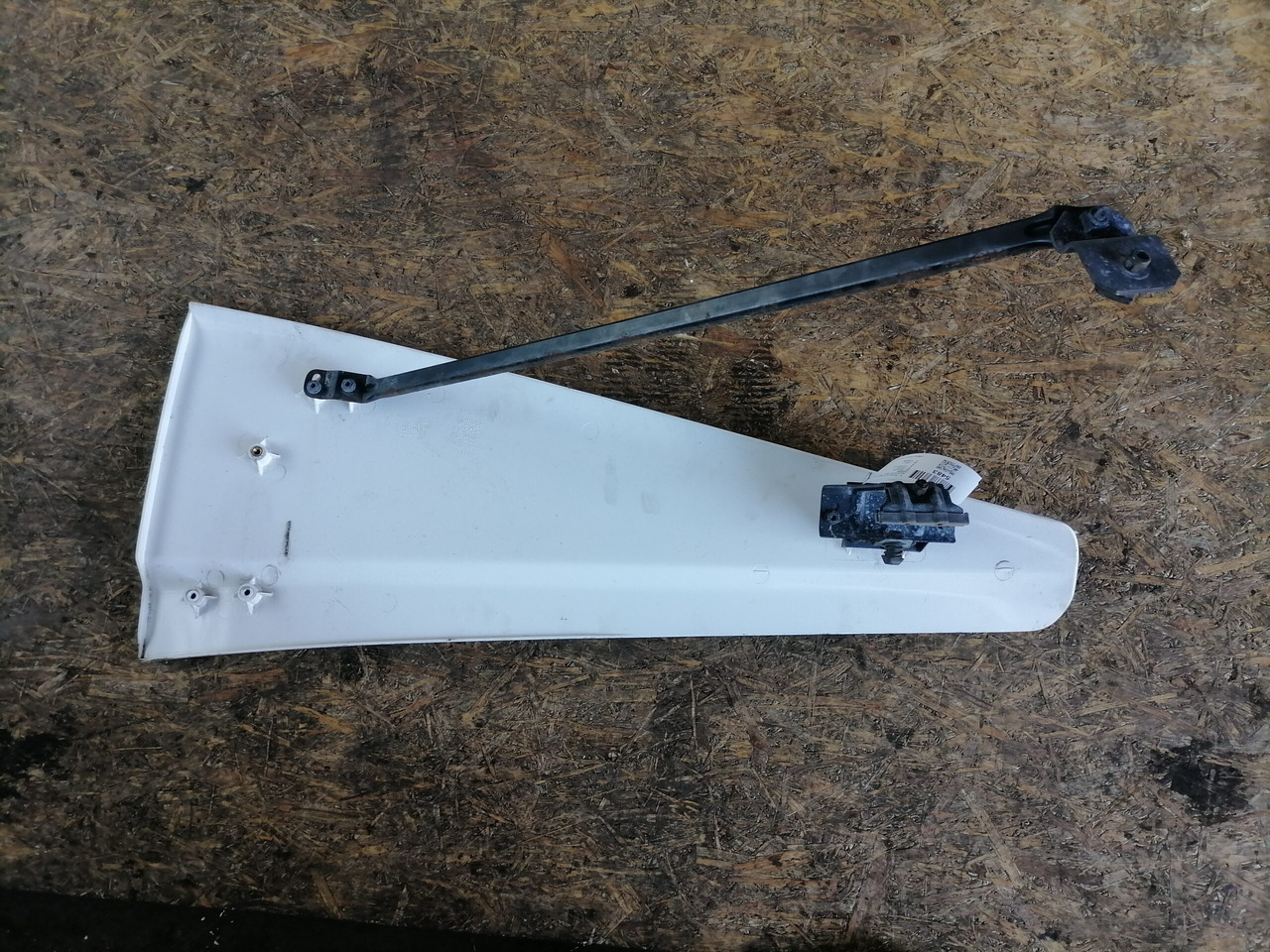 Scania Air deflector 1348513 - אווירודינמיקה/ ספוילר עבור משאית: תמונה 3 Scania Air deflector 1348513 - אווירודינמיקה/ ספוילר עבור משאית: תמונה 3