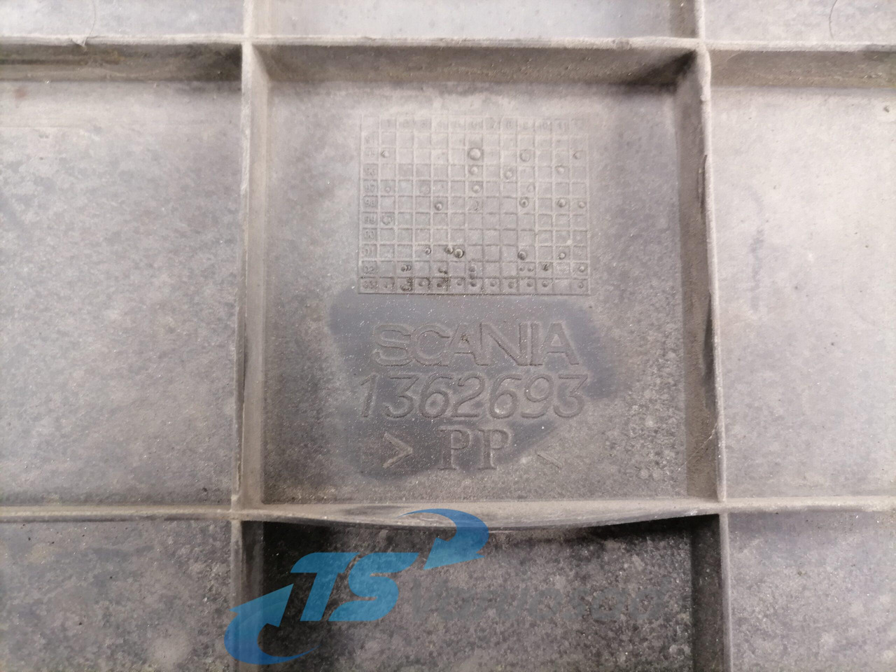 Scania Battery cover 1362693 - מצבר עבור משאית: תמונה 4 Scania Battery cover 1362693 - מצבר עבור משאית: תמונה 4