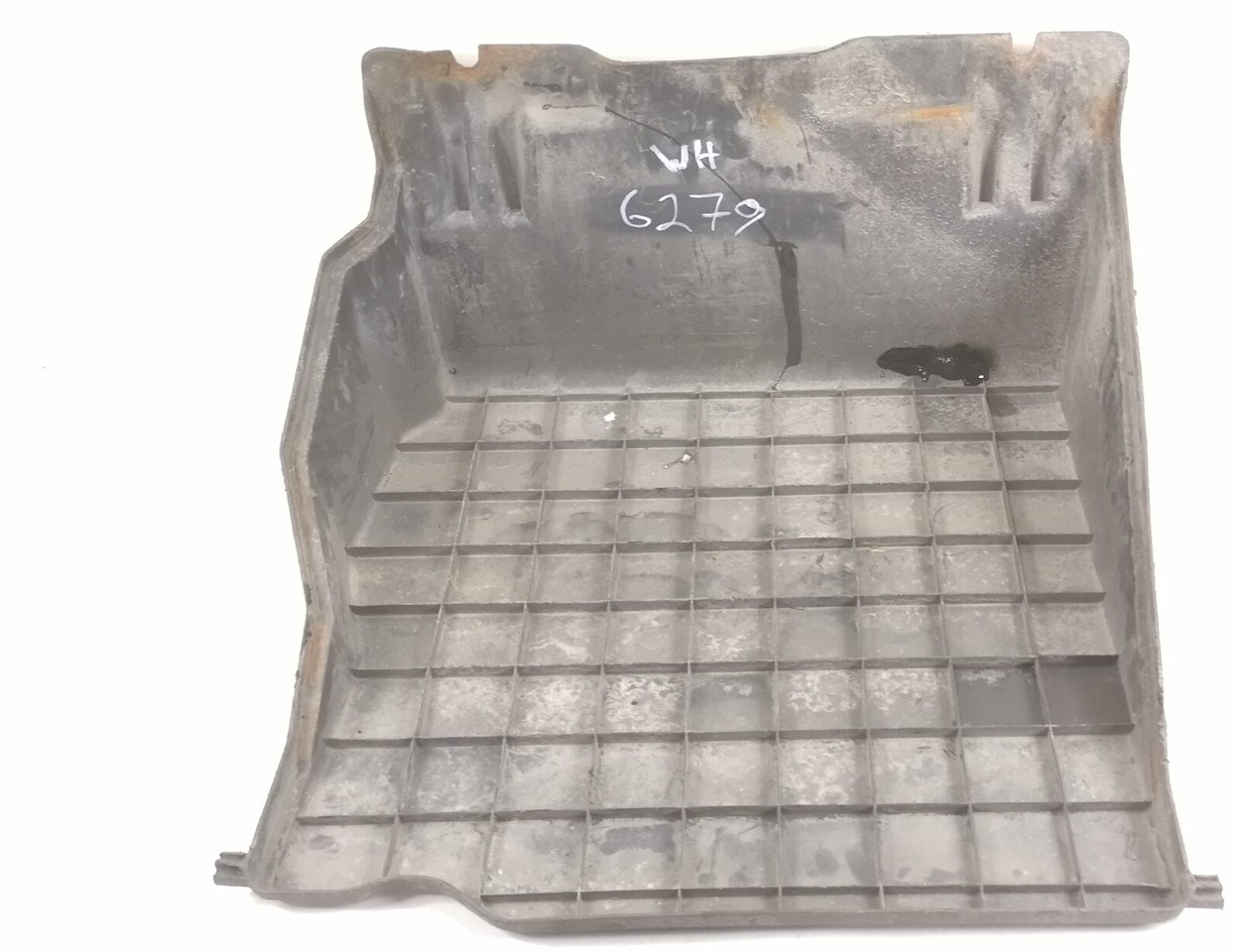 Scania Battery cover 1362693 - מצבר עבור משאית: תמונה 2 Scania Battery cover 1362693 - מצבר עבור משאית: תמונה 2