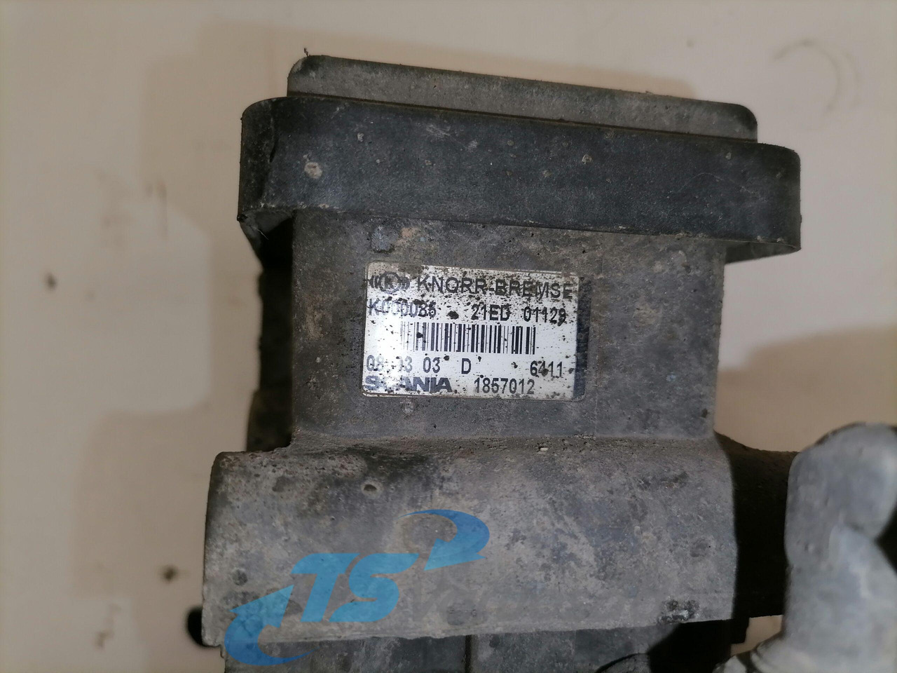 Scania EBS brake valve 1857012 - שסתום בלמים עבור משאית: תמונה 3 Scania EBS brake valve 1857012 - שסתום בלמים עבור משאית: תמונה 3