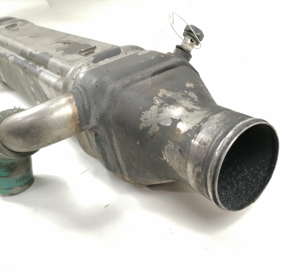 Scania EGR cooler 1795704 - מקרר EGR עבור משאית: תמונה 2 Scania EGR cooler 1795704 - מקרר EGR עבור משאית: תמונה 2