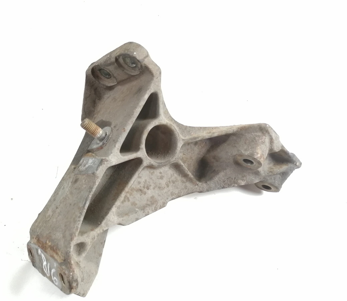 Scania Front bumper carrier 1404478 - פגוש עבור משאית: תמונה 3 Scania Front bumper carrier 1404478 - פגוש עבור משאית: תמונה 3