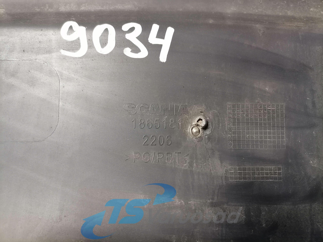 Scania Front bumper cover plastic 1865181 - אווירודינמיקה/ ספוילר עבור משאית: תמונה 2 Scania Front bumper cover plastic 1865181 - אווירודינמיקה/ ספוילר עבור משאית: תמונה 2