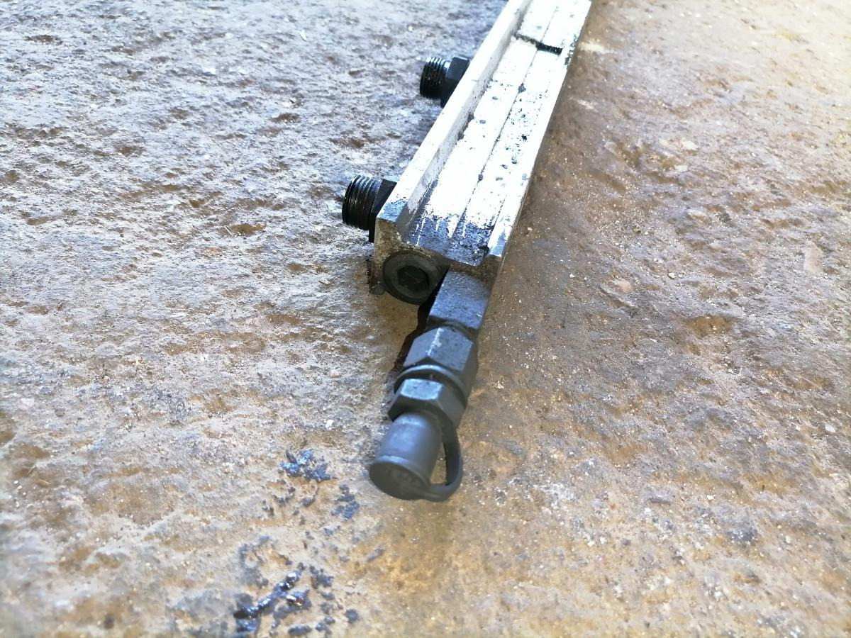 Scania Fuel mainfold 1864752 - מערכת דלק עבור משאית: תמונה 5 Scania Fuel mainfold 1864752 - מערכת דלק עבור משאית: תמונה 5
