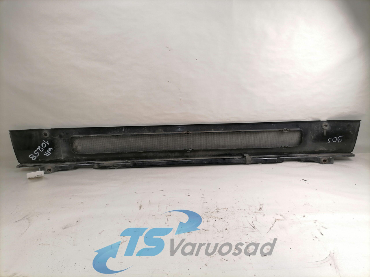 Scania Grille panel 1748085 - גריל עבור משאית: תמונה 2 Scania Grille panel 1748085 - גריל עבור משאית: תמונה 2