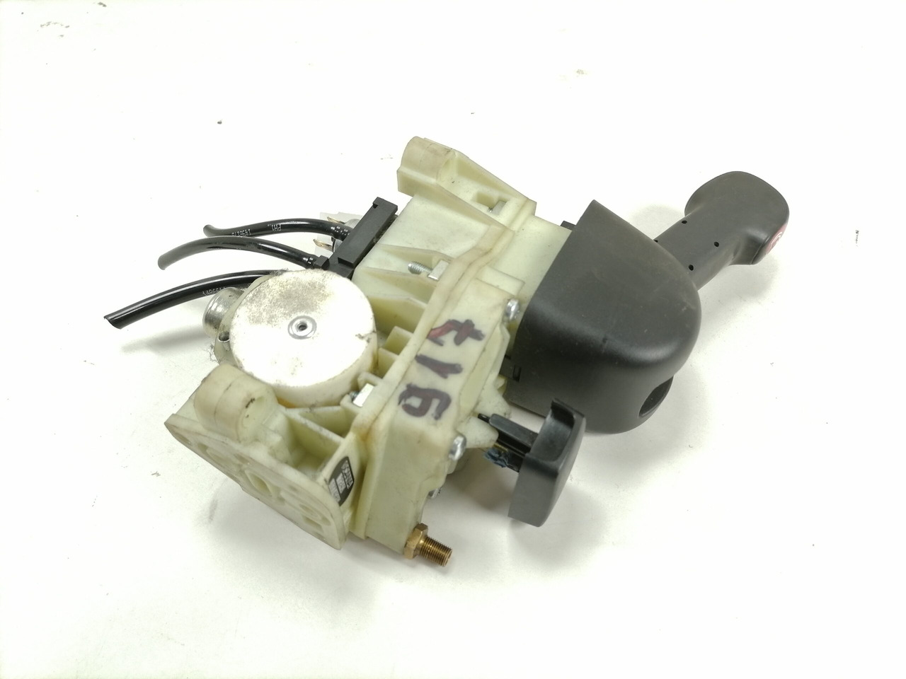 Scania Handbrake control lever 1774969 - חלק אוניברסלי עבור משאית: תמונה 1 Scania Handbrake control lever 1774969 - חלק אוניברסלי עבור משאית: תמונה 1