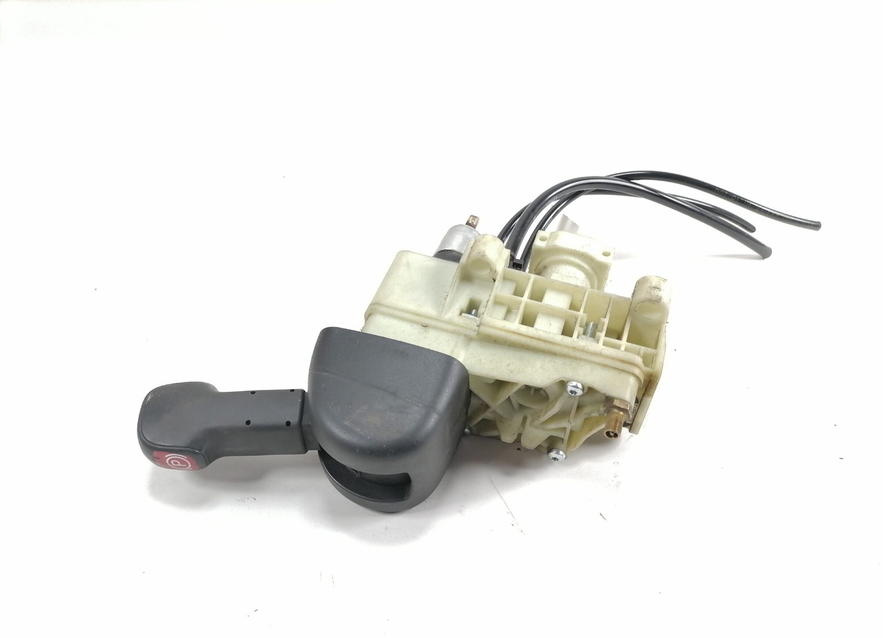 Scania Handbrake control lever 1774972 - חלק אוניברסלי עבור משאית: תמונה 1 Scania Handbrake control lever 1774972 - חלק אוניברסלי עבור משאית: תמונה 1