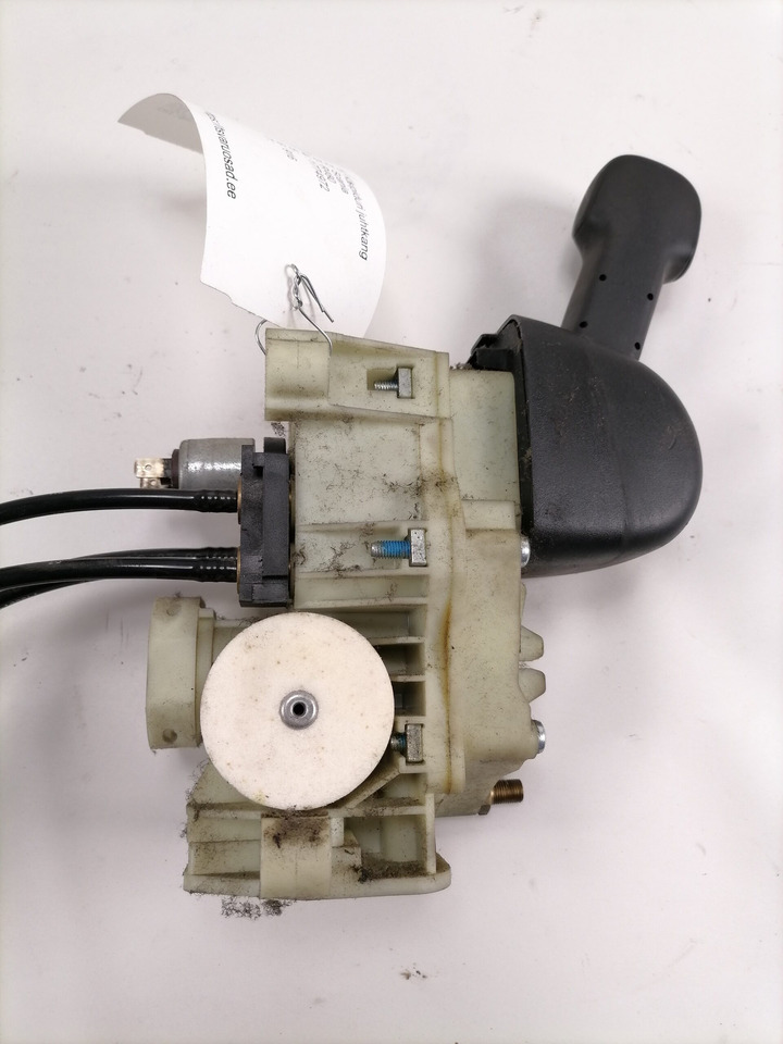 Scania Handbrake control lever 1774972 - חלק אוניברסלי עבור משאית: תמונה 3 Scania Handbrake control lever 1774972 - חלק אוניברסלי עבור משאית: תמונה 3