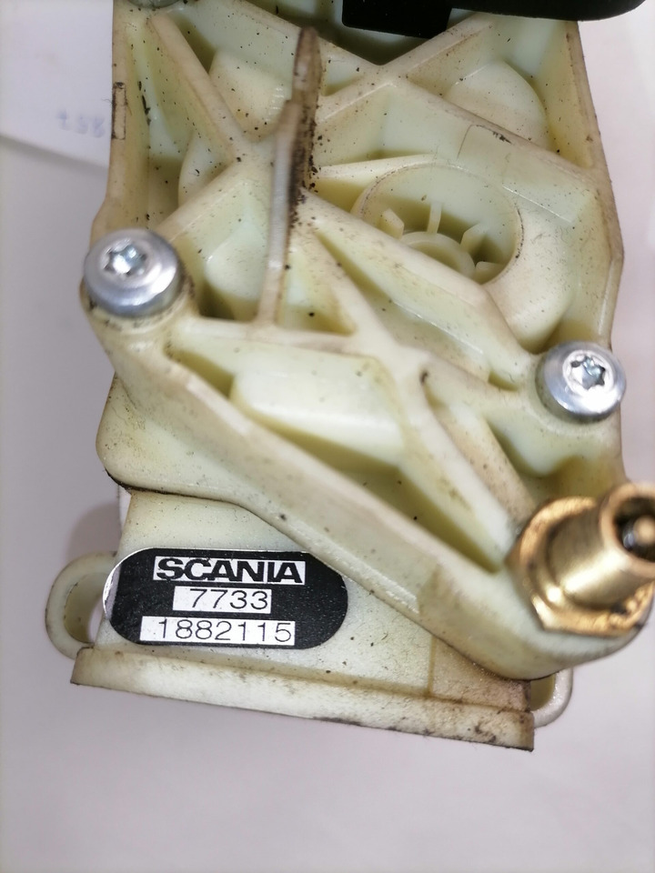 Scania Handbrake control lever 1882115 - חלק אוניברסלי עבור משאית: תמונה 5 Scania Handbrake control lever 1882115 - חלק אוניברסלי עבור משאית: תמונה 5