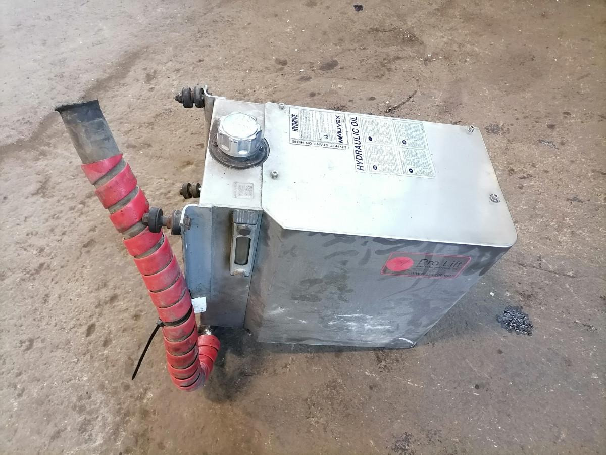 Scania Hydrulic oil cooler - מכל הידרולי עבור משאית: תמונה 2 Scania Hydrulic oil cooler - מכל הידרולי עבור משאית: תמונה 2