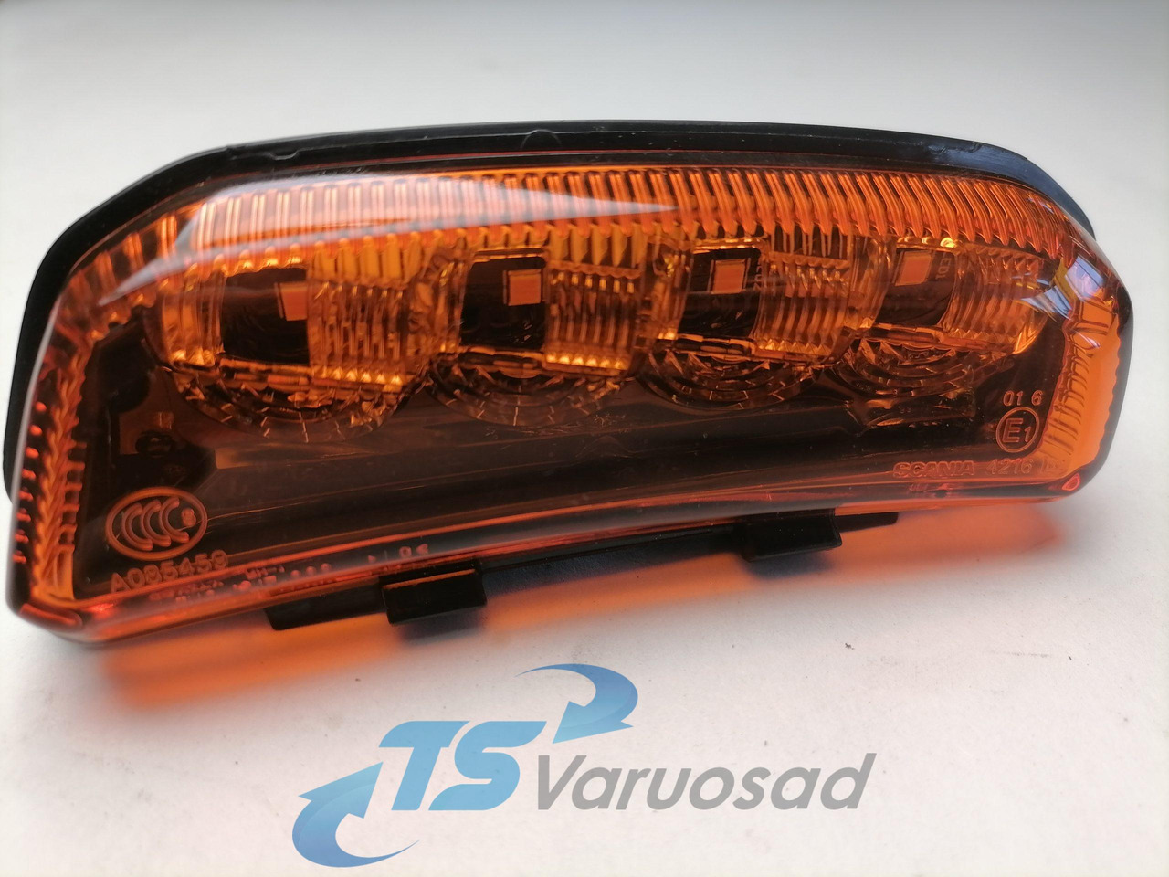 Scania Indicator light 2334728 - אורות/ תאורה עבור משאית: תמונה 2 Scania Indicator light 2334728 - אורות/ תאורה עבור משאית: תמונה 2