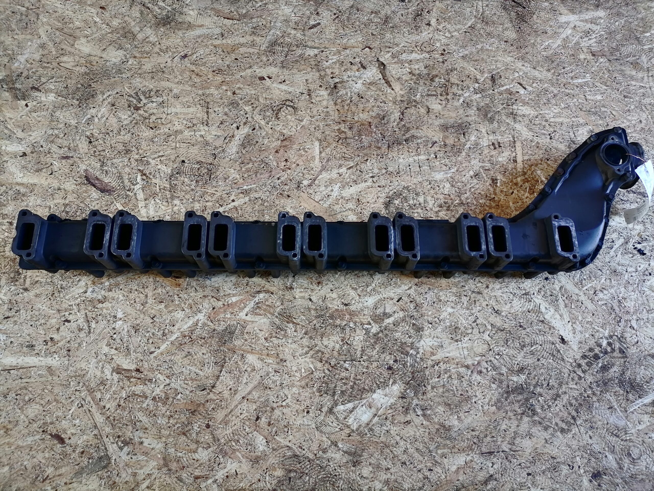 Scania Intake mainfold 1493717 - יריעת כניסה עבור משאית: תמונה 3 Scania Intake mainfold 1493717 - יריעת כניסה עבור משאית: תמונה 3