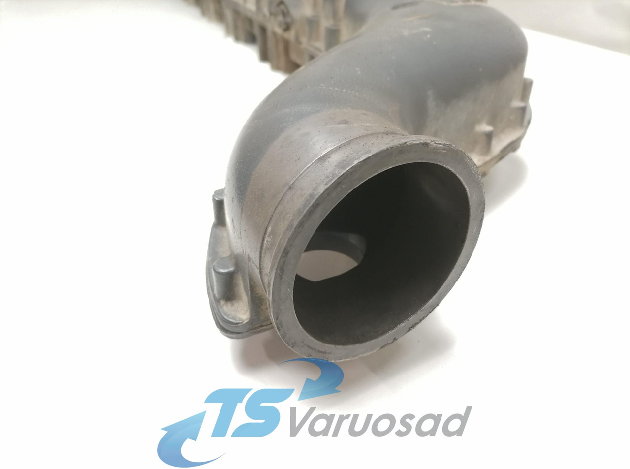Scania Intake mainfold 1493717 - יריעת כניסה עבור משאית: תמונה 3 Scania Intake mainfold 1493717 - יריעת כניסה עבור משאית: תמונה 3