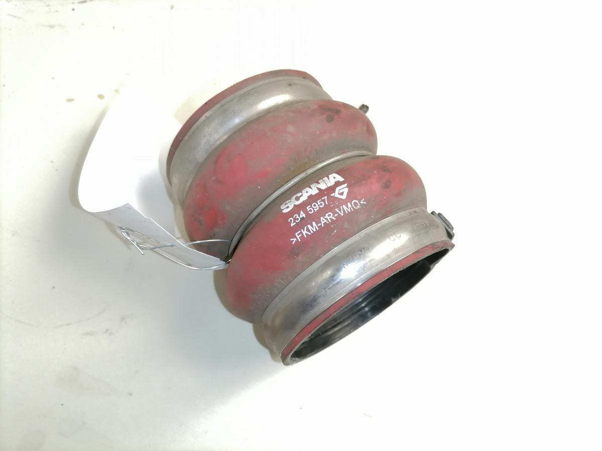 Scania Intercooleri lõdvik 2345957 - מקרר פנימי עבור משאית: תמונה 2 Scania Intercooleri lõdvik 2345957 - מקרר פנימי עבור משאית: תמונה 2
