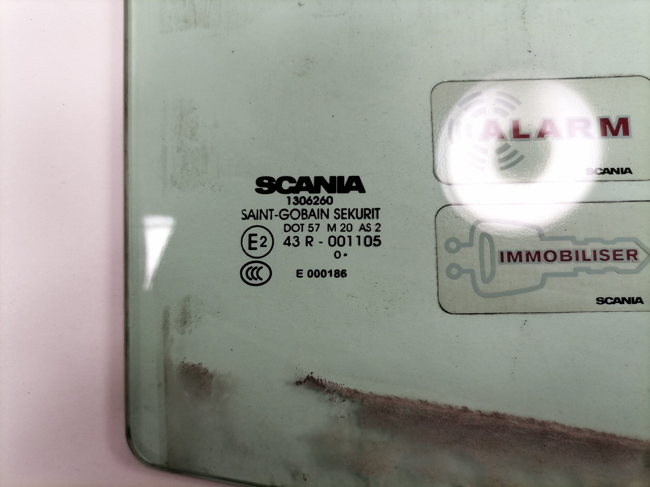 Scania Küljeklaas, parem 1306260 - חלון וחלקים עבור משאית: תמונה 2 Scania Küljeklaas, parem 1306260 - חלון וחלקים עבור משאית: תמונה 2