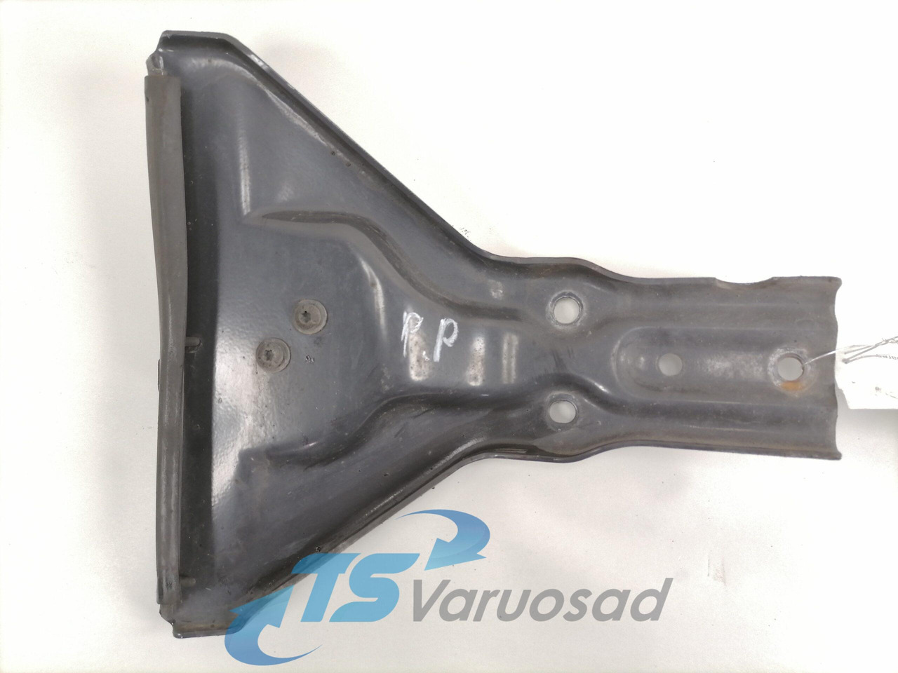 Scania Mudguard bracket 1377439 - חלק אוניברסלי עבור משאית: תמונה 4 Scania Mudguard bracket 1377439 - חלק אוניברסלי עבור משאית: תמונה 4