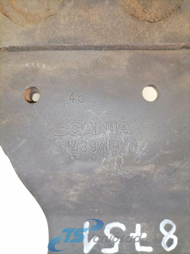 Scania Muffler carrier 1439419 - עמם-פליטה עבור משאית: תמונה 4 Scania Muffler carrier 1439419 - עמם-פליטה עבור משאית: תמונה 4