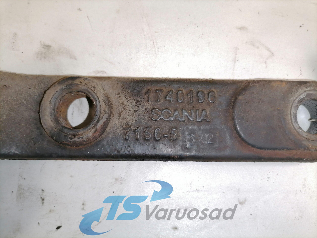 Scania Muffler carrier 1740196 - עמם-פליטה עבור משאית: תמונה 2 Scania Muffler carrier 1740196 - עמם-פליטה עבור משאית: תמונה 2