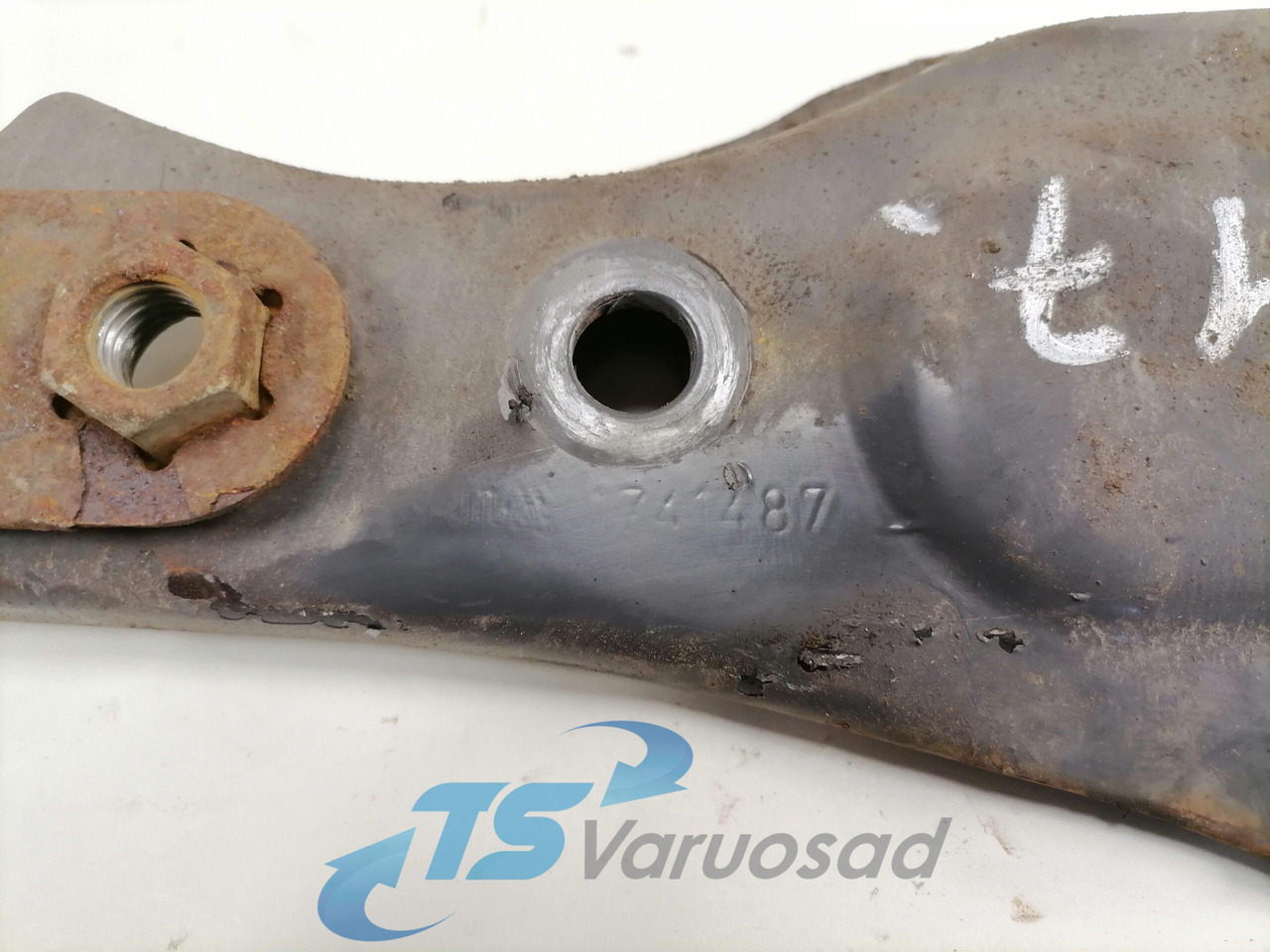 Scania Muffler carrier 1741487 - עמם-פליטה עבור משאית: תמונה 3 Scania Muffler carrier 1741487 - עמם-פליטה עבור משאית: תמונה 3
