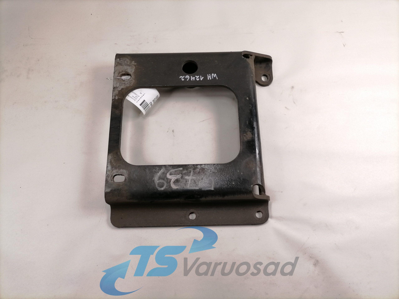 Scania Muffler carrier 81155025223 - עמם-פליטה עבור משאית: תמונה 1 Scania Muffler carrier 81155025223 - עמם-פליטה עבור משאית: תמונה 1