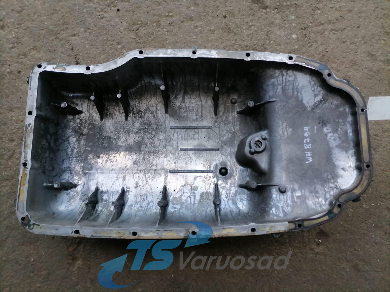 Scania Oil sump 1762255 - מחבת שמן עבור משאית: תמונה 3 Scania Oil sump 1762255 - מחבת שמן עבור משאית: תמונה 3