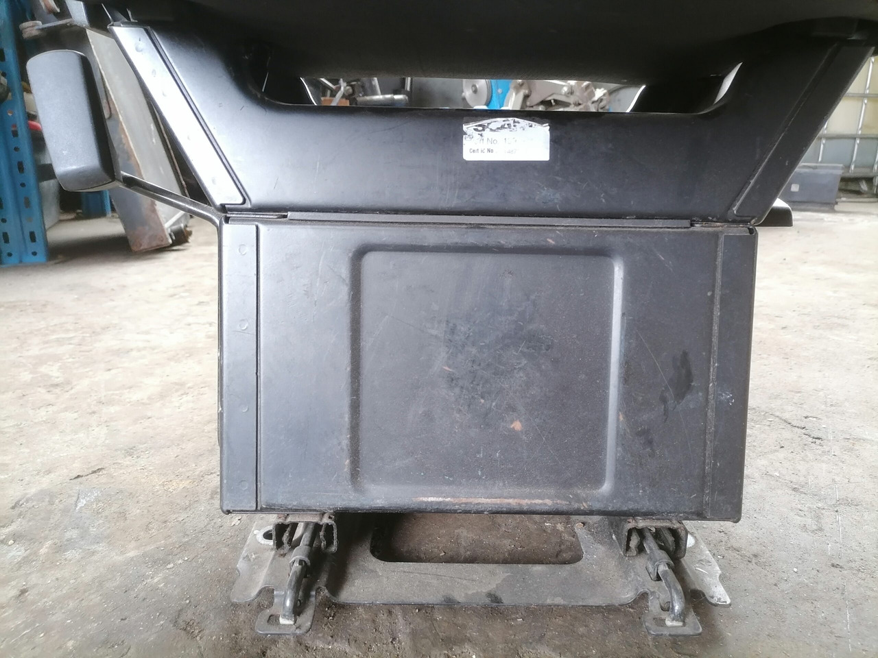 Scania Passenger seat 2401822 - מושב עבור משאית: תמונה 3 Scania Passenger seat 2401822 - מושב עבור משאית: תמונה 3