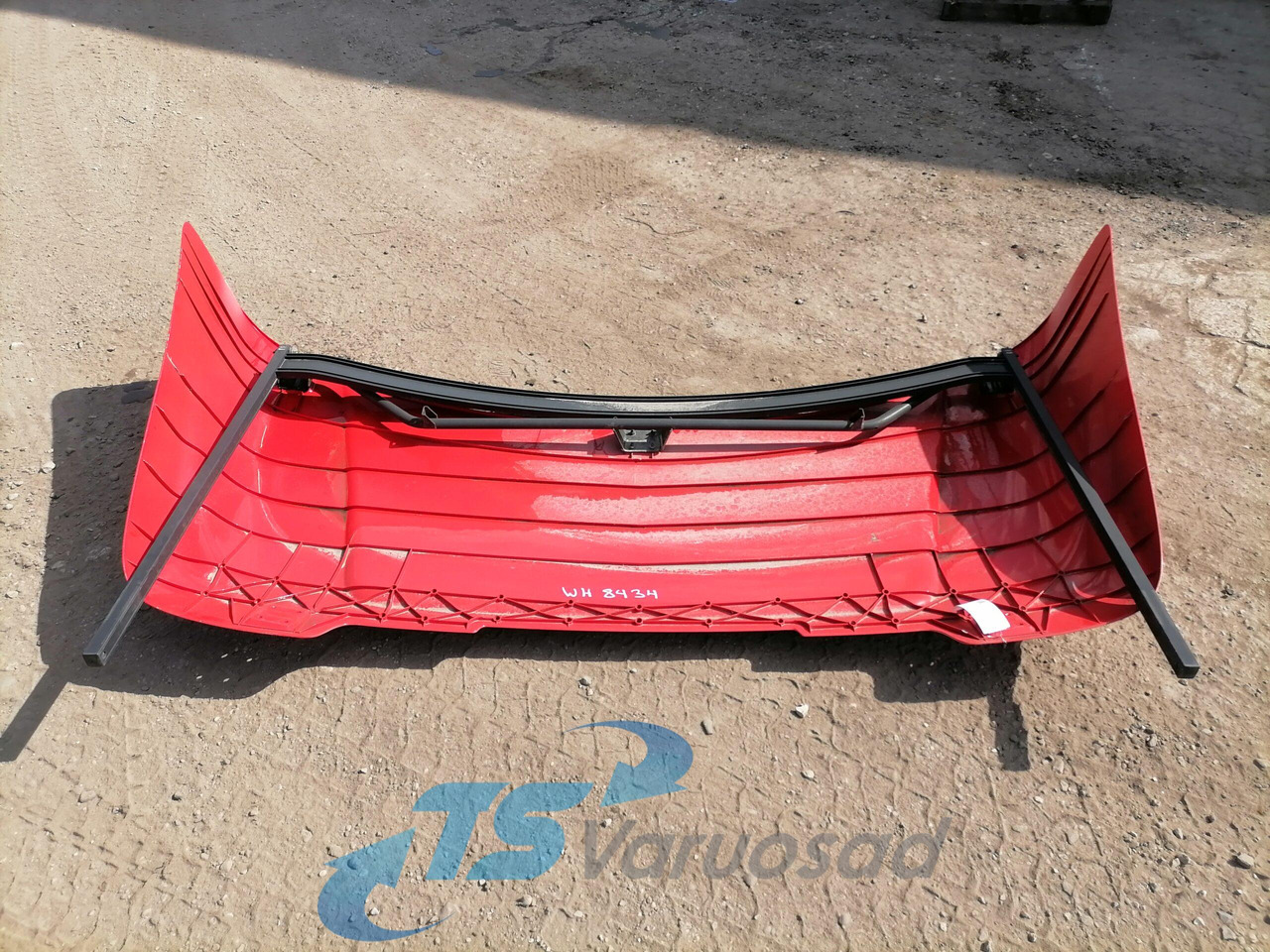 Scania Scania cab wind deflector, roof 1757973 - אווירודינמיקה/ ספוילר עבור משאית: תמונה 2 Scania Scania cab wind deflector, roof 1757973 - אווירודינמיקה/ ספוילר עבור משאית: תמונה 2