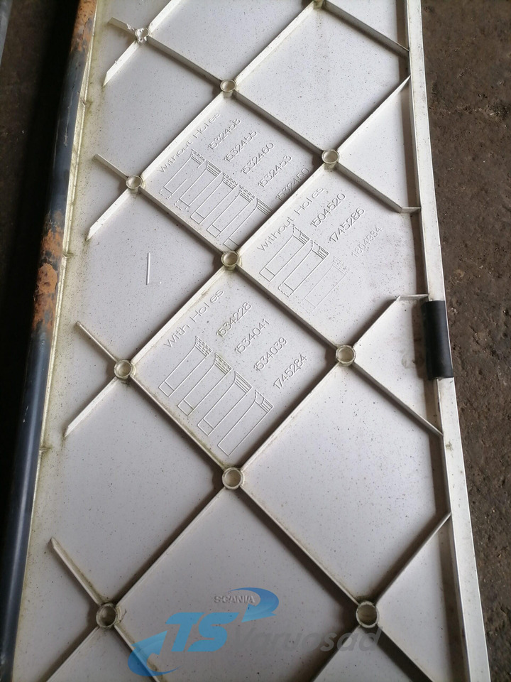 Scania Scania kabiini tuulesuunaja, vasak külg 1532460 - אווירודינמיקה/ ספוילר עבור משאית: תמונה 5 Scania Scania kabiini tuulesuunaja, vasak külg 1532460 - אווירודינמיקה/ ספוילר עבור משאית: תמונה 5