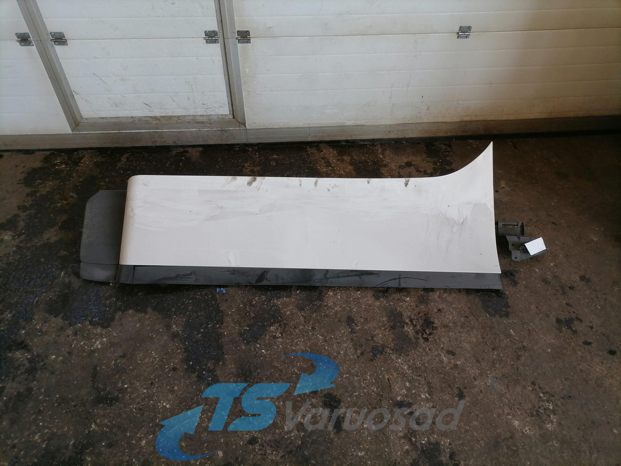 Scania Scania kabiini tuulesuunaja, vasak külg 1534039 - אווירודינמיקה/ ספוילר עבור משאית: תמונה 1 Scania Scania kabiini tuulesuunaja, vasak külg 1534039 - אווירודינמיקה/ ספוילר עבור משאית: תמונה 1