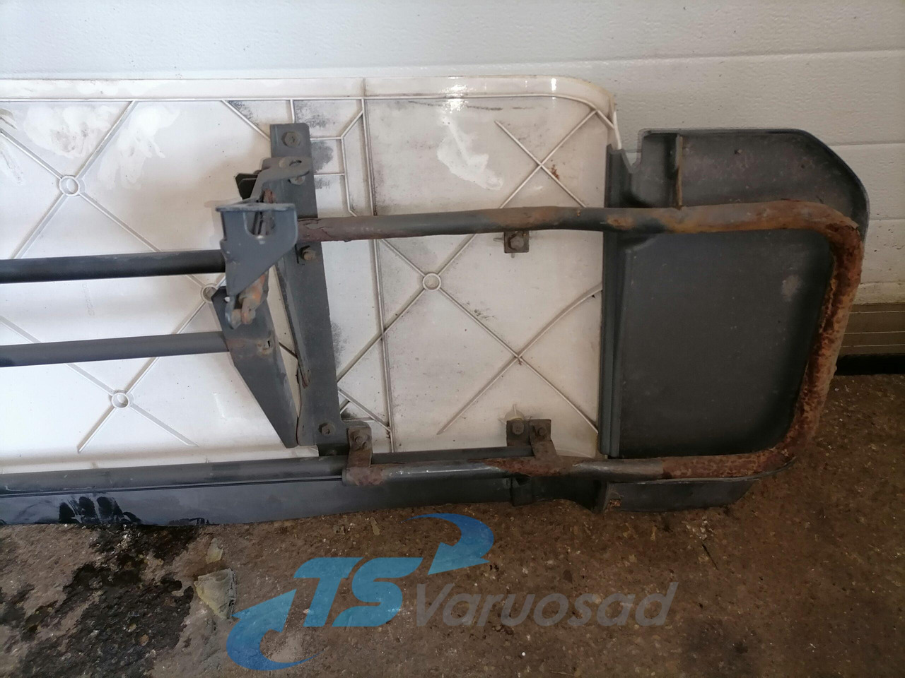 Scania Scania kabiini tuulesuunaja, vasak külg 1534039 - אווירודינמיקה/ ספוילר עבור משאית: תמונה 5 Scania Scania kabiini tuulesuunaja, vasak külg 1534039 - אווירודינמיקה/ ספוילר עבור משאית: תמונה 5