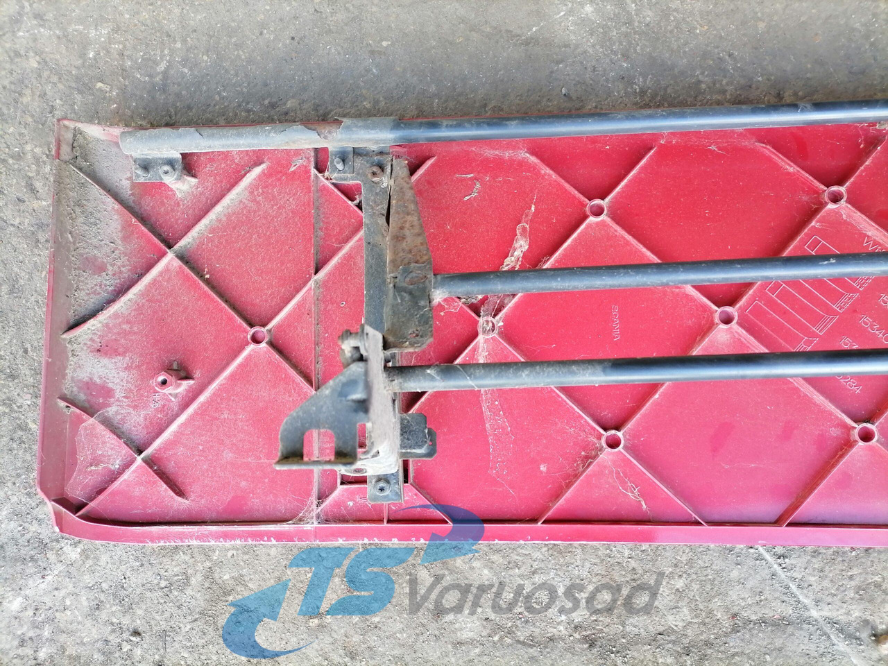 Scania Scania kabiini tuulesuunaja, vasak külg 1534228 - אווירודינמיקה/ ספוילר עבור משאית: תמונה 2 Scania Scania kabiini tuulesuunaja, vasak külg 1534228 - אווירודינמיקה/ ספוילר עבור משאית: תמונה 2