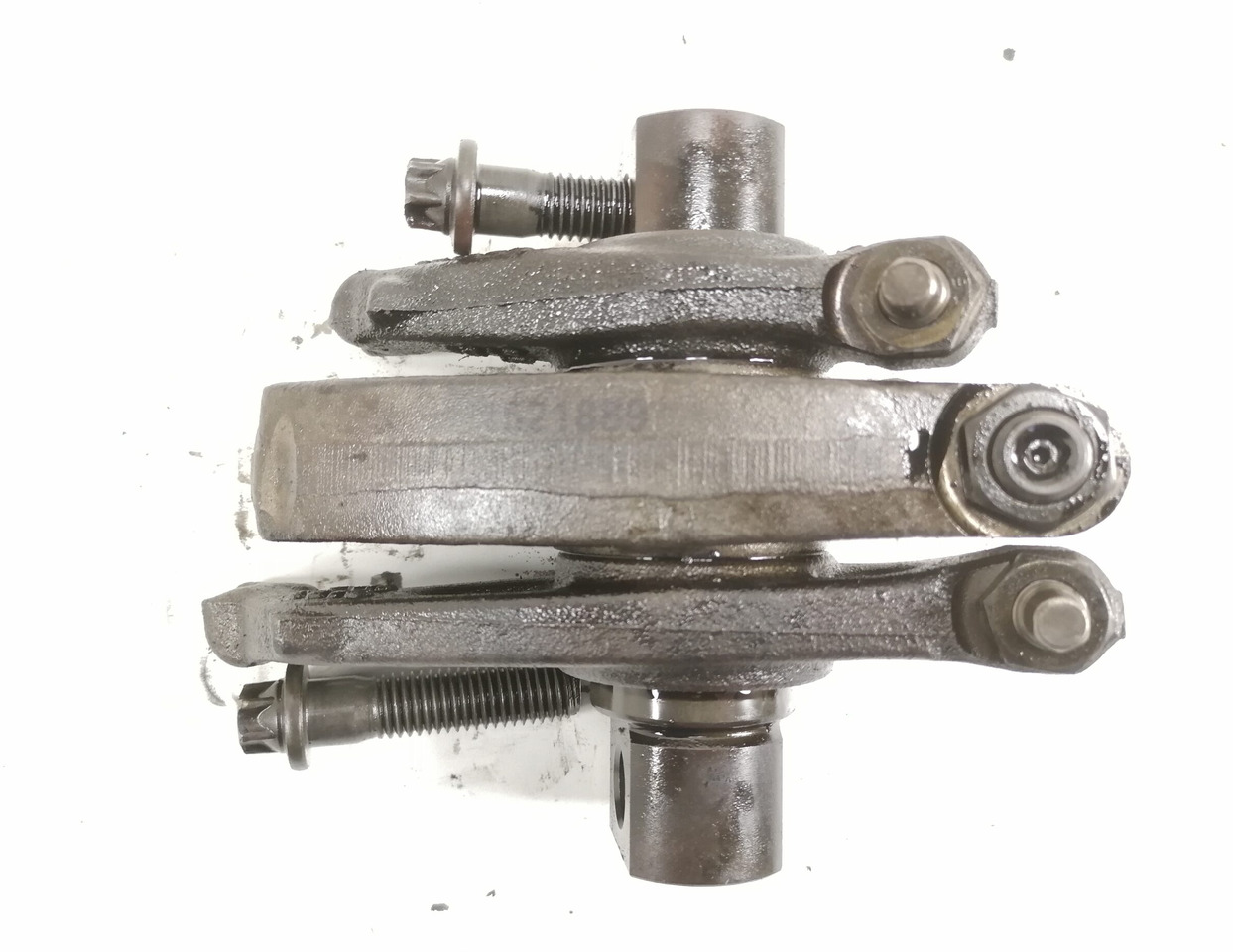 Scania Set of rockers with shaft 1520439 - חלק אוניברסלי עבור משאית: תמונה 3 Scania Set of rockers with shaft 1520439 - חלק אוניברסלי עבור משאית: תמונה 3