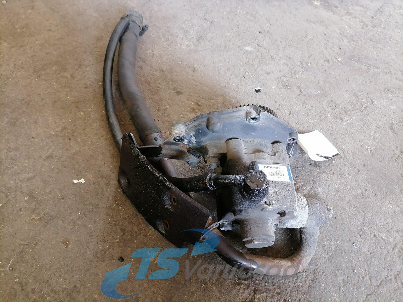 Scania Steering hydraulic pump 1457710 - משאבת היגוי עבור משאית: תמונה 2 Scania Steering hydraulic pump 1457710 - משאבת היגוי עבור משאית: תמונה 2