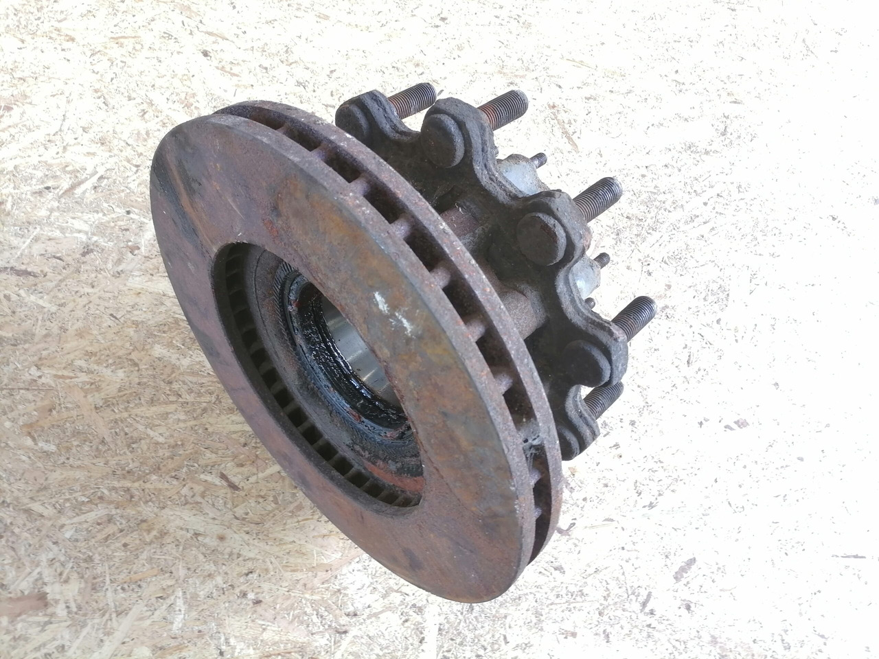Scania Wheel hub 2290542 - חלק אוניברסלי עבור משאית: תמונה 2 Scania Wheel hub 2290542 - חלק אוניברסלי עבור משאית: תמונה 2