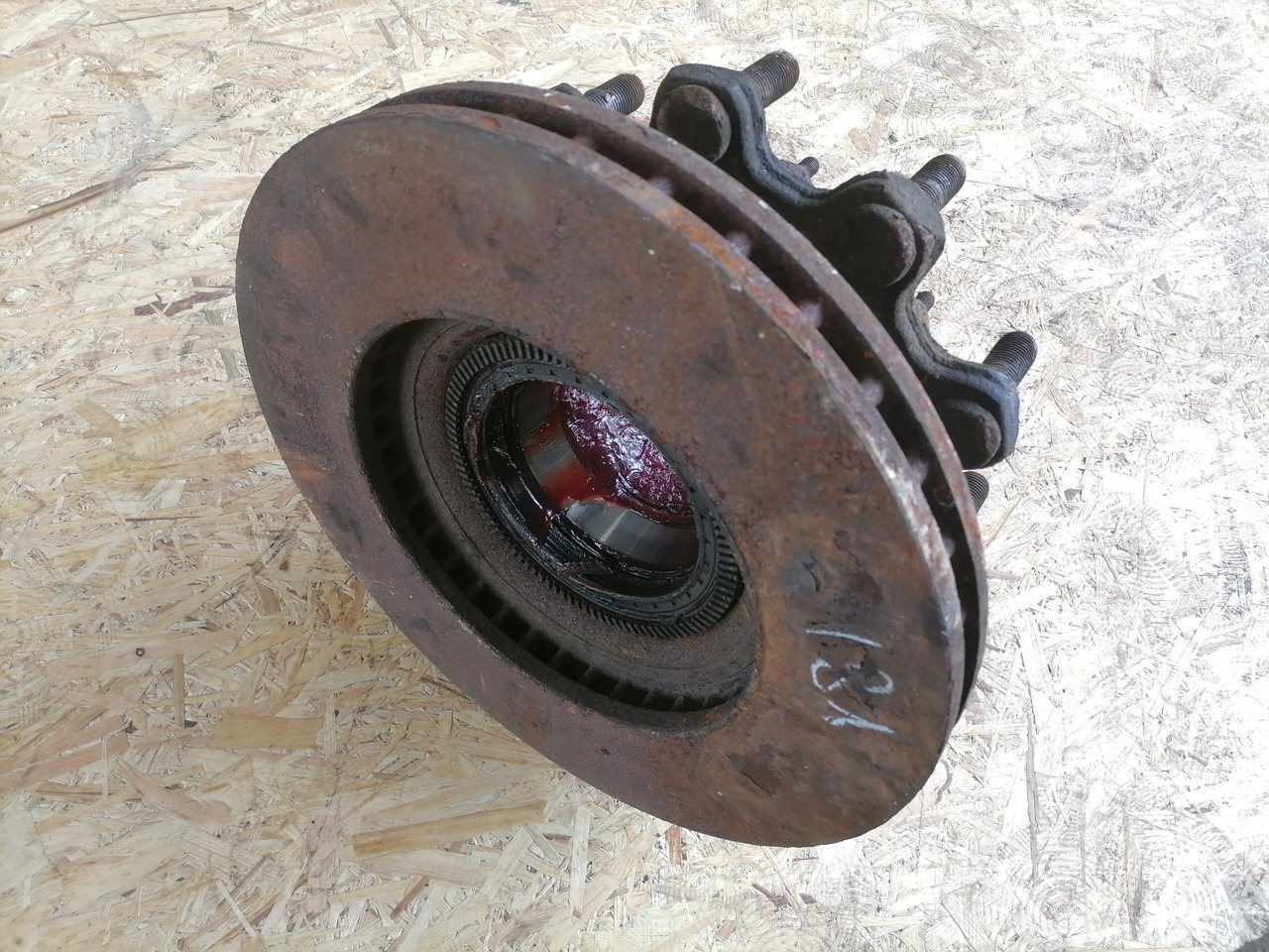 Scania Wheel hub 2290542 - חלק אוניברסלי עבור משאית: תמונה 2 Scania Wheel hub 2290542 - חלק אוניברסלי עבור משאית: תמונה 2