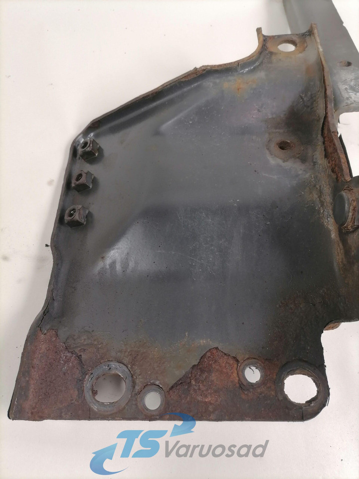 Scania lower grille carrier hinge 1742265 - גריל עבור משאית: תמונה 3 Scania lower grille carrier hinge 1742265 - גריל עבור משאית: תמונה 3