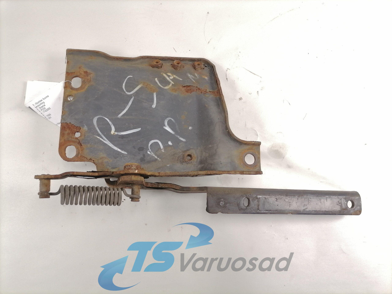Scania lower grille carrier hinge 1742265 - גריל עבור משאית: תמונה 3 Scania lower grille carrier hinge 1742265 - גריל עבור משאית: תמונה 3