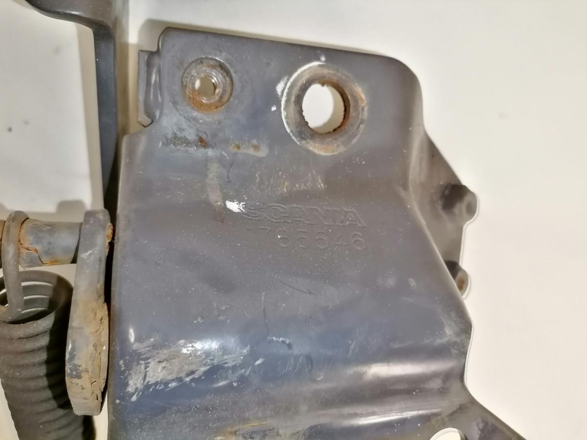 Scania lower grille carrier hinge 1785546 - גריל עבור משאית: תמונה 4 Scania lower grille carrier hinge 1785546 - גריל עבור משאית: תמונה 4