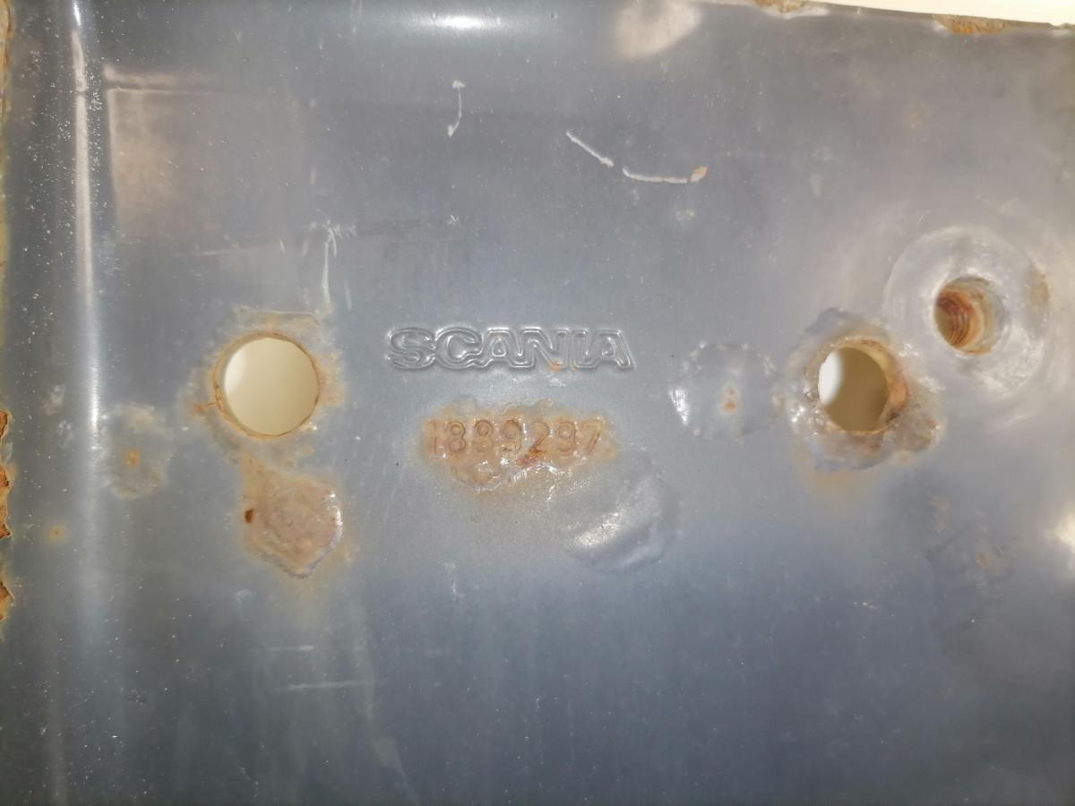 Scania lower grille carrier hinge 1889297 - גריל עבור משאית: תמונה 4 Scania lower grille carrier hinge 1889297 - גריל עבור משאית: תמונה 4