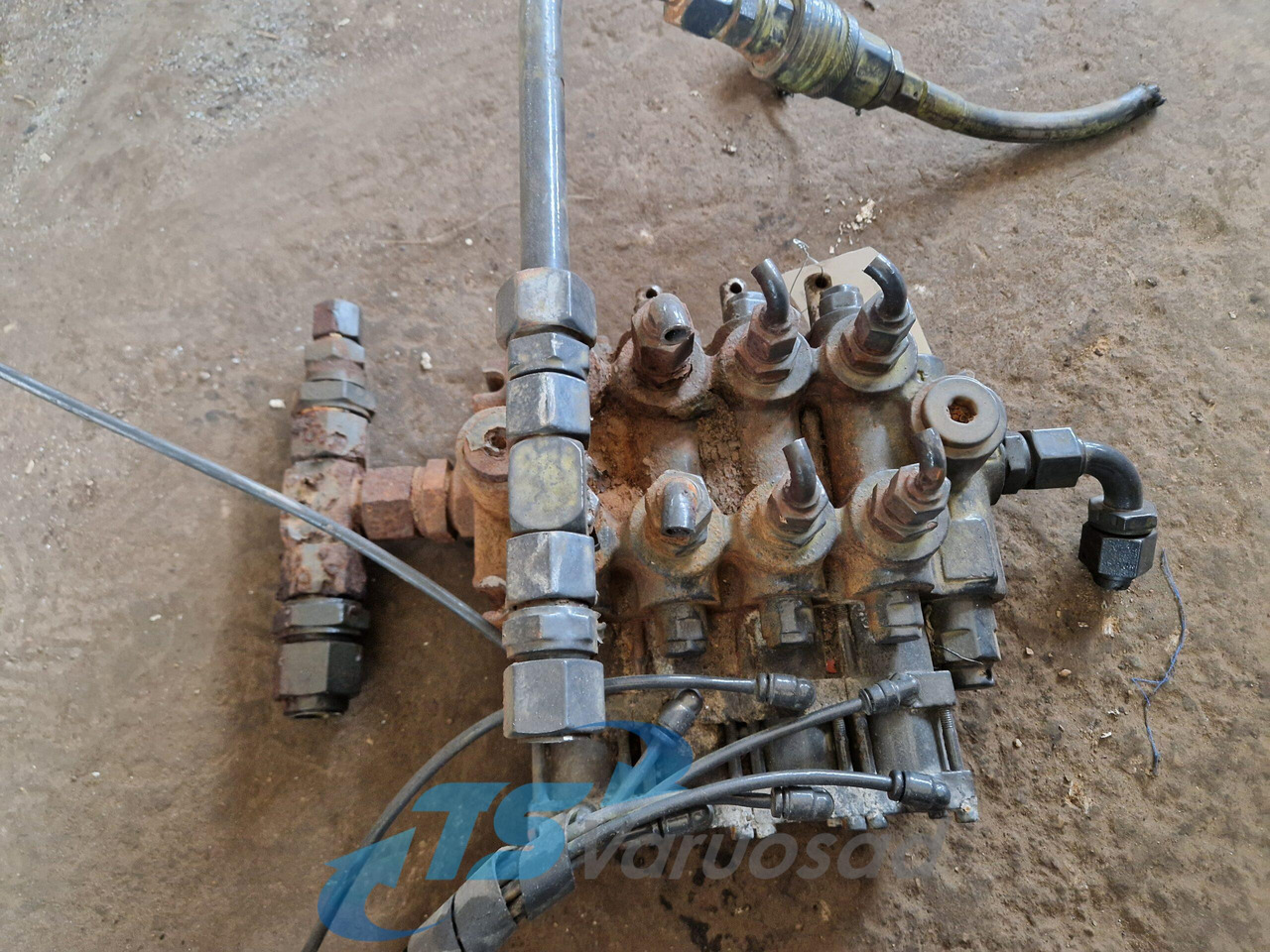 Universaalne Hydraulic control - חלקי הידרוליקה עבור משאית: תמונה 3 Universaalne Hydraulic control - חלקי הידרוליקה עבור משאית: תמונה 3