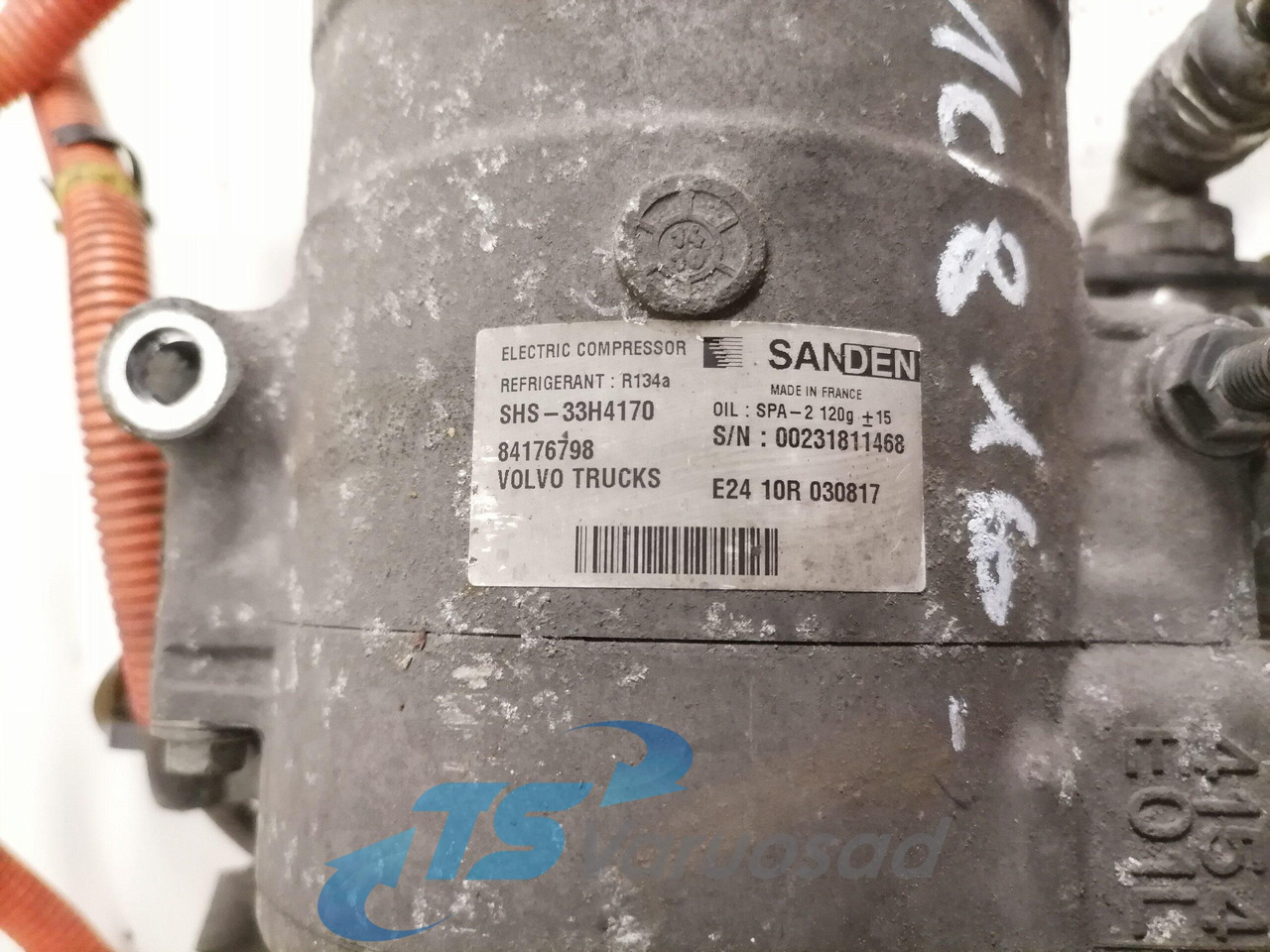 Volvo A/C compressor 84176798 - חימום/ אוורור עבור משאית: תמונה 3 Volvo A/C compressor 84176798 - חימום/ אוורור עבור משאית: תמונה 3
