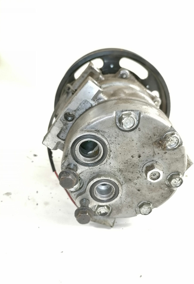 Volvo A/C compressor 89353 - חימום/ אוורור עבור משאית: תמונה 2 Volvo A/C compressor 89353 - חימום/ אוורור עבור משאית: תמונה 2