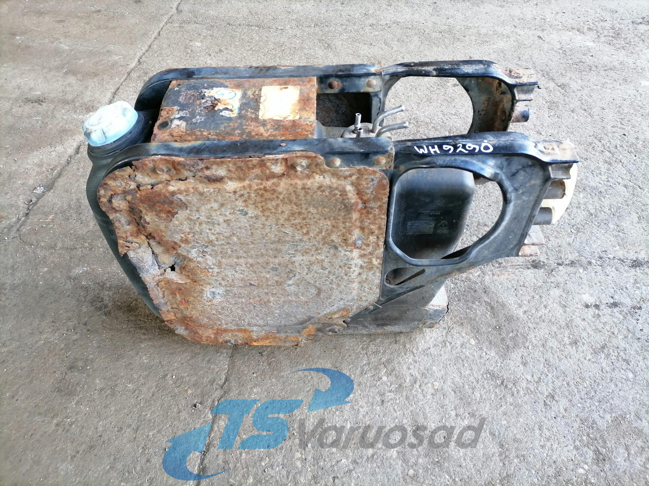 Volvo Ad Blue tank 20856475 - מערכת דלק עבור משאית: תמונה 2 Volvo Ad Blue tank 20856475 - מערכת דלק עבור משאית: תמונה 2
