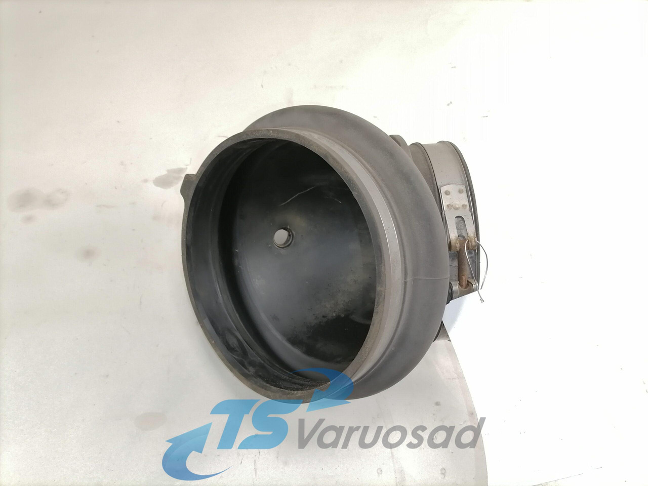 Volvo Air intake 21115482 - מערכת כניסת אוויר עבור משאית: תמונה 2 Volvo Air intake 21115482 - מערכת כניסת אוויר עבור משאית: תמונה 2