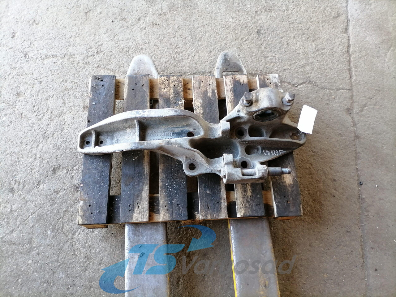 Volvo Air suspension bracket 21196819 - סרן וחלקים עבור משאית: תמונה 1 Volvo Air suspension bracket 21196819 - סרן וחלקים עבור משאית: תמונה 1