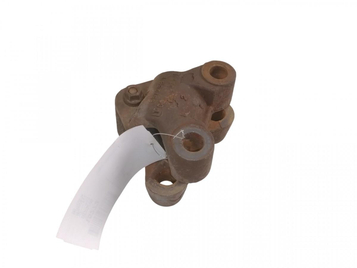 Volvo Anti-roll bar bracket 557258 - סרגל נגד גלגול עבור משאית: תמונה 1 Volvo Anti-roll bar bracket 557258 - סרגל נגד גלגול עבור משאית: תמונה 1