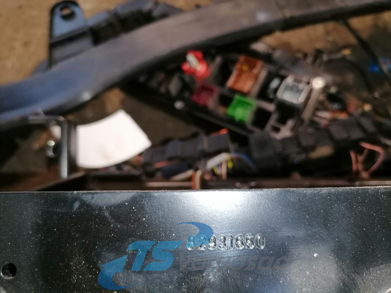 Volvo Armatuuri juhtmestik 22294533 - חלק אוניברסלי עבור משאית: תמונה 3 Volvo Armatuuri juhtmestik 22294533 - חלק אוניברסלי עבור משאית: תמונה 3