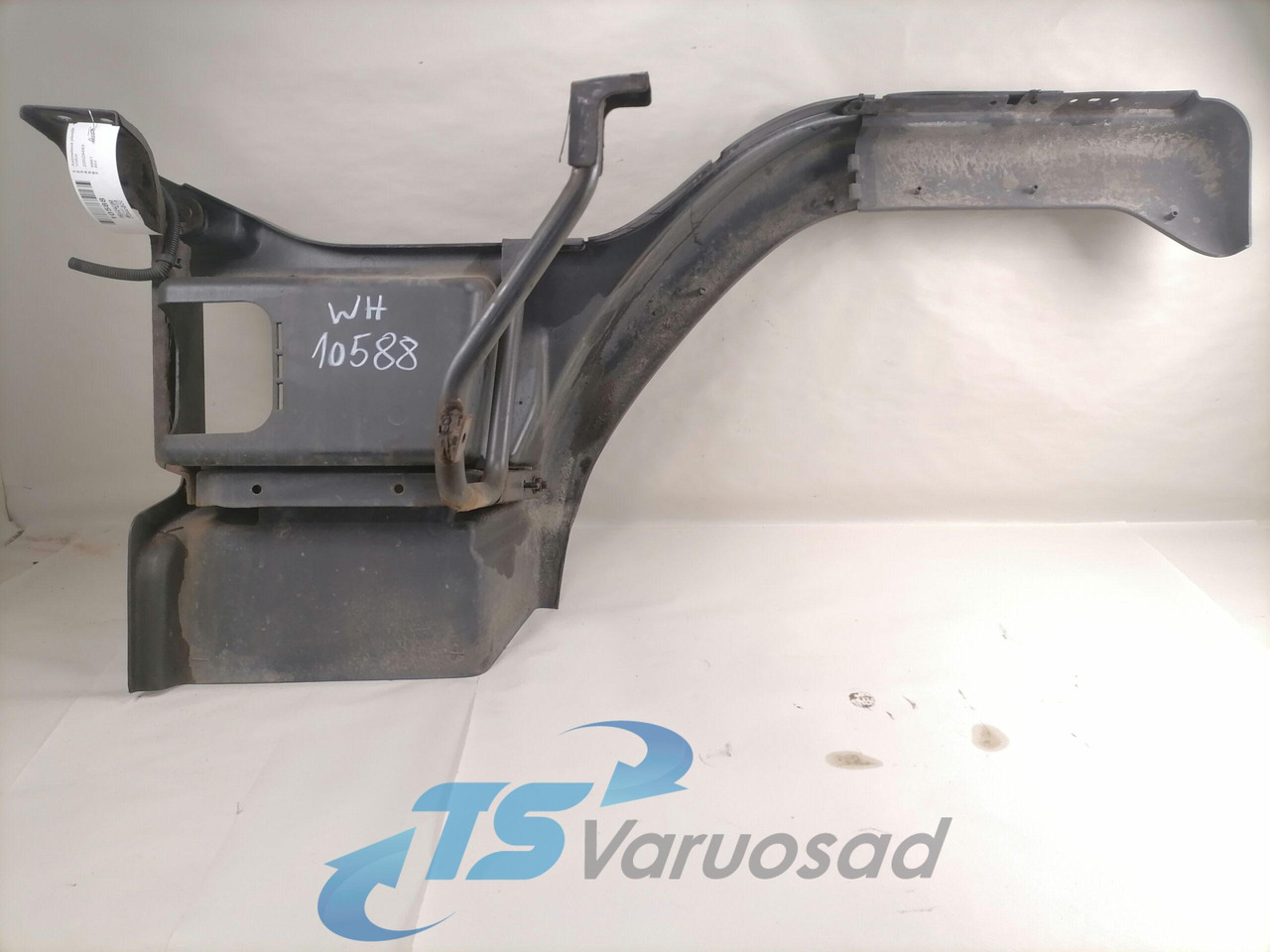 Volvo Astmelaua plastik 20529483 - צעד עבור משאית: תמונה 2 Volvo Astmelaua plastik 20529483 - צעד עבור משאית: תמונה 2