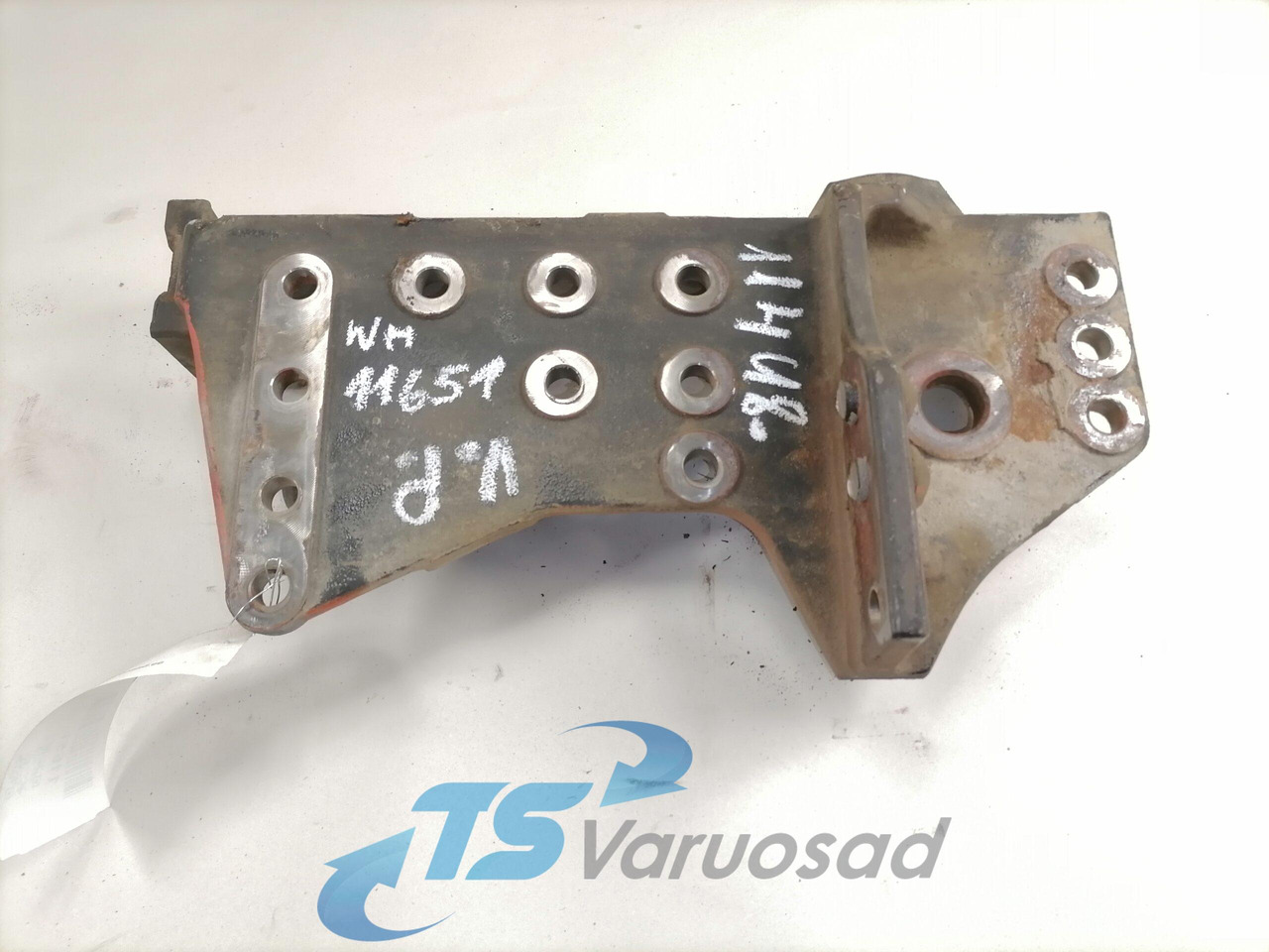 Volvo Bracket 20428256 - מסגרת/ שלדה עבור משאית: תמונה 2 Volvo Bracket 20428256 - מסגרת/ שלדה עבור משאית: תמונה 2