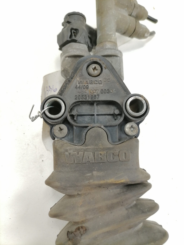 Volvo Cab suspension control valve 20531967 - מתלה תא עבור משאית: תמונה 2 Volvo Cab suspension control valve 20531967 - מתלה תא עבור משאית: תמונה 2